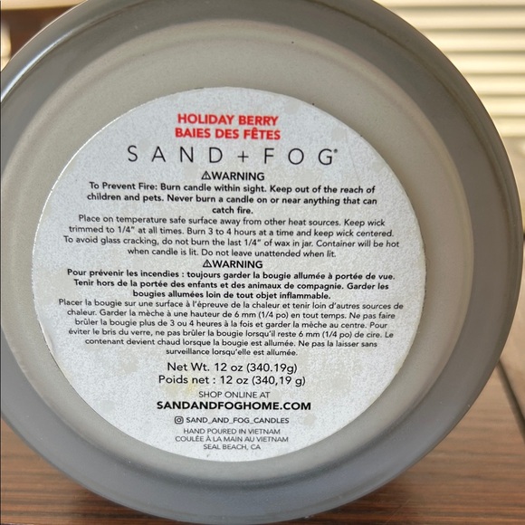 Sand + Fog Holiday Berry Candle - White Soy Wax Blend - Picture 5 of 5
